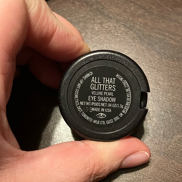 Mac Eyeshadow in All That Glitters - Picture 3 of 4